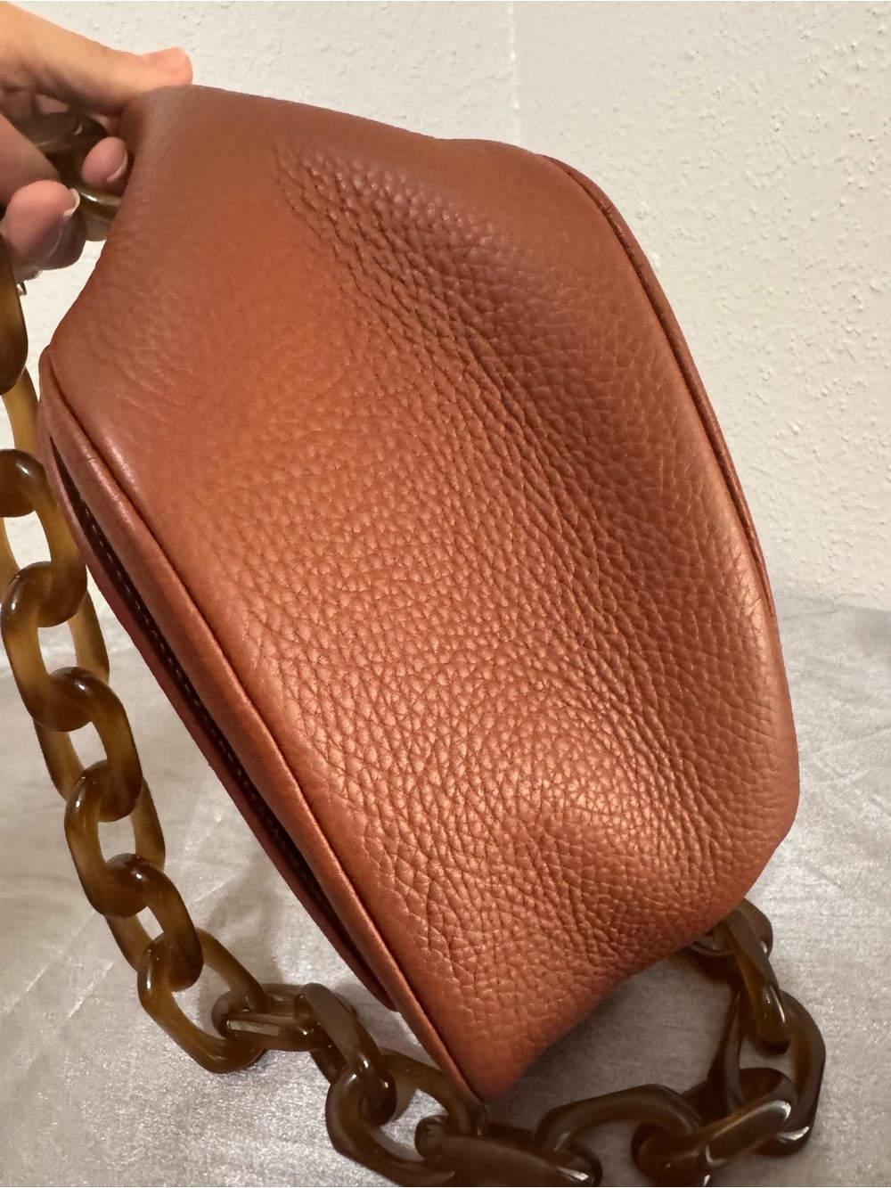 Simon Miller Chestnut Pebbled Leather Shoulder Bag with Tortoiseshell Chain - Picture 4 of 16